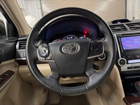 Used 2012 Toyota Camry XLE image 24