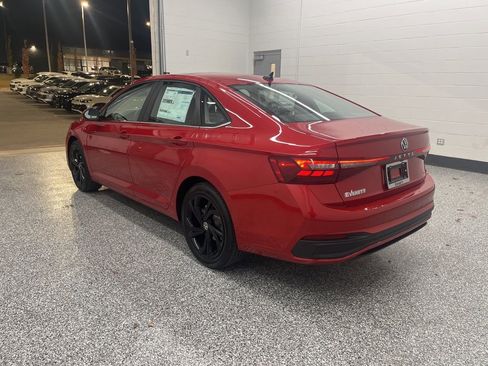 New 2026 Volkswagen Jetta SE FWD image 3