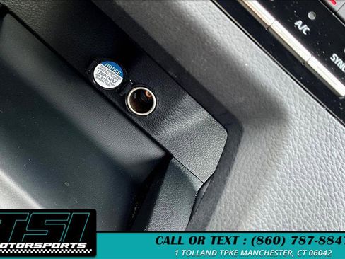 Used 2019 Toyota Avalon XLE image 32