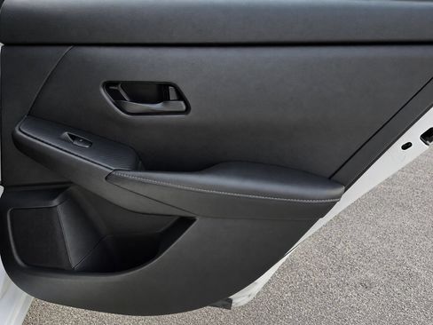 Used 2025 Nissan Sentra SV FWD image 37