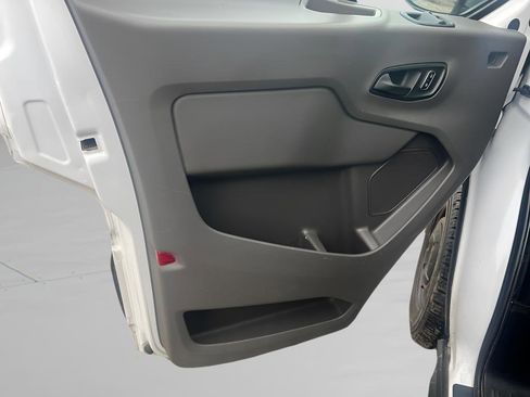 Used 2022 Ford Transit 350 XLT RWD image 5
