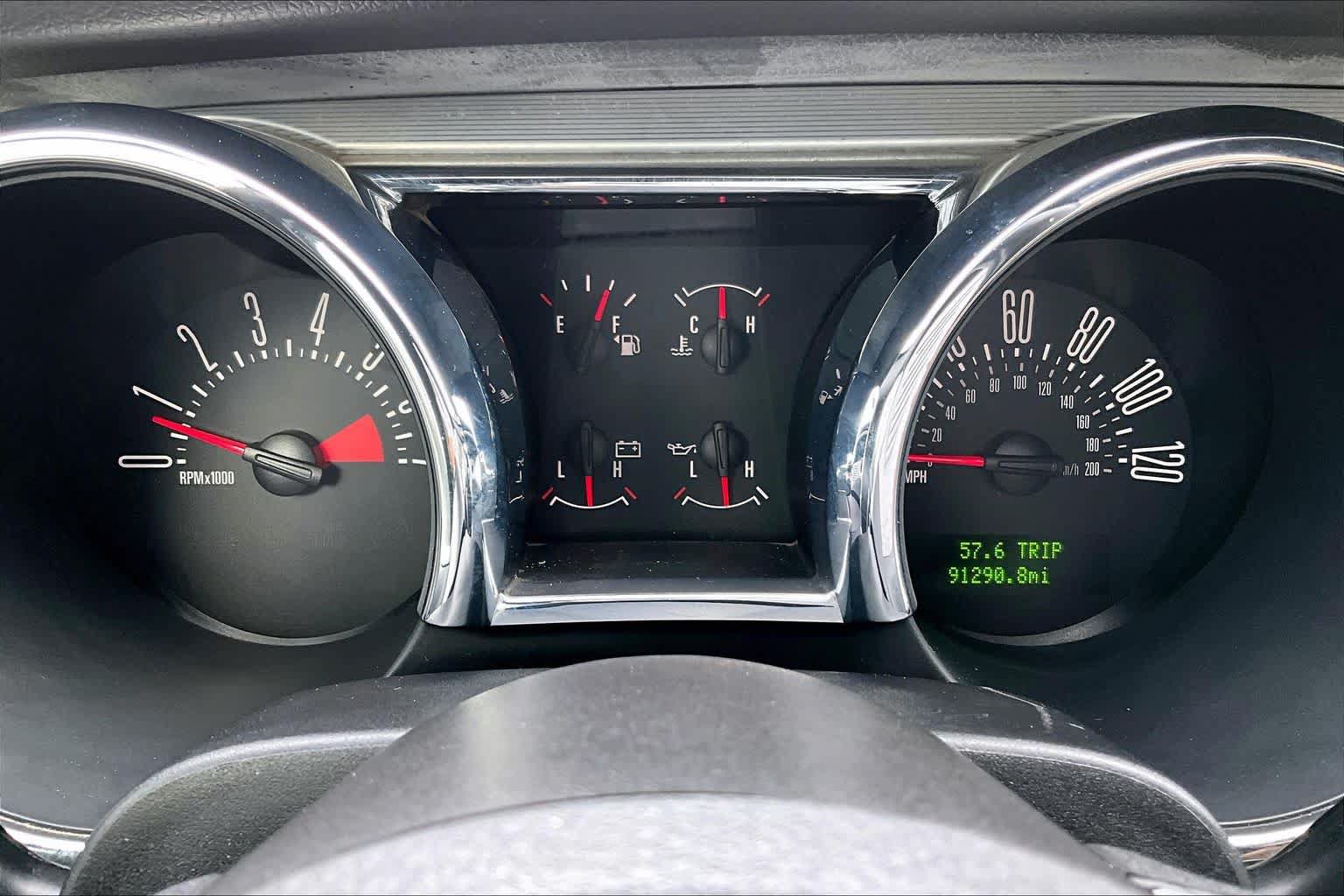 Used 2005 Ford Mustang Convertible RWD image 21