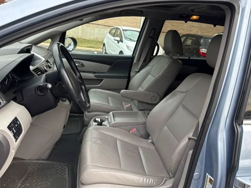 Used 2014 Honda Odyssey Touring image 2