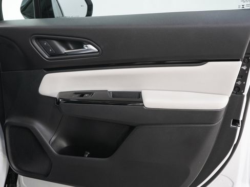 Used 2025 Honda Prologue Touring image 12
