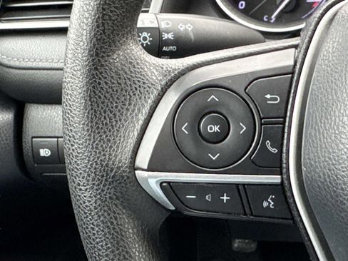 Used 2021 Toyota Camry LE image 27