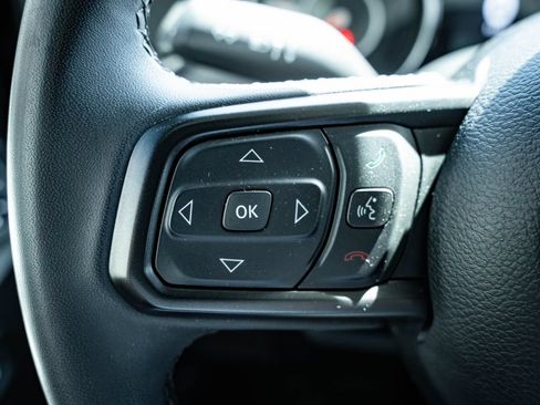 Used 2023 Jeep Gladiator Sport AWD/4WD image 25