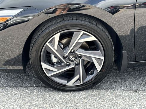 Certified 2026 Hyundai Elantra Limited FWD image 30