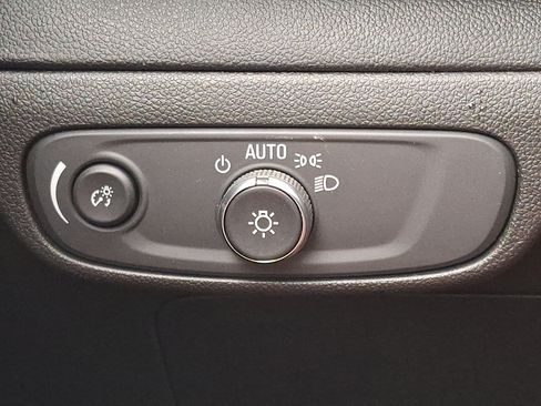 Used 2023 Chevrolet Bolt EUV LT w/ Convenience Package FWD image 24