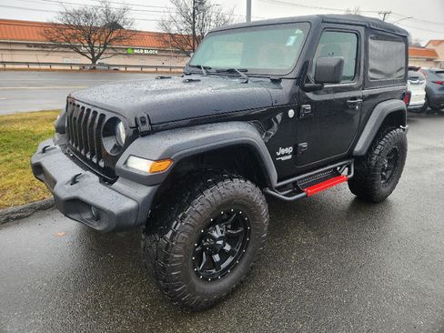 Used 2020 Jeep Wrangler Sport image 3