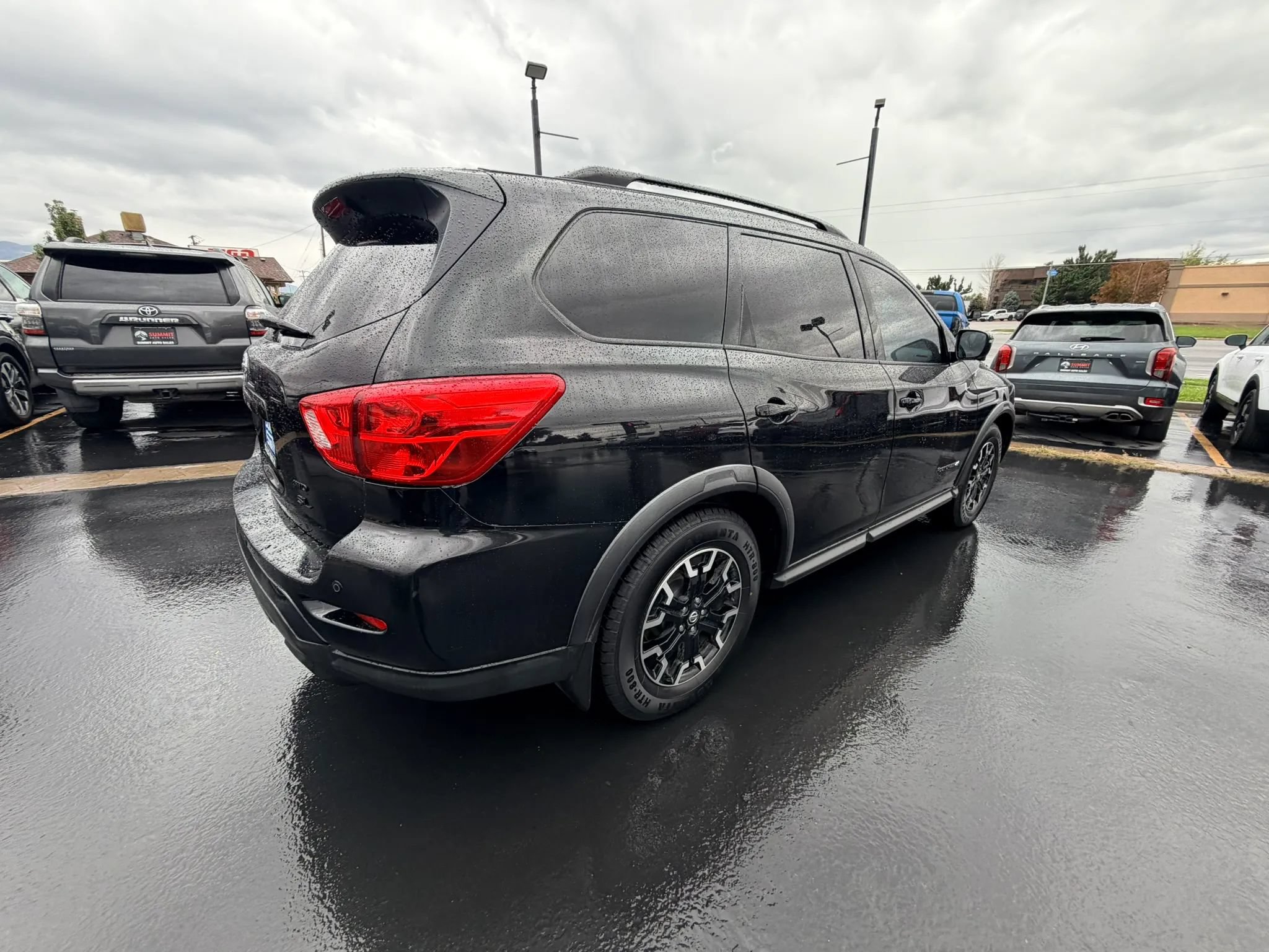 Used 2020 Nissan Pathfinder SL AWD/4WD image 3