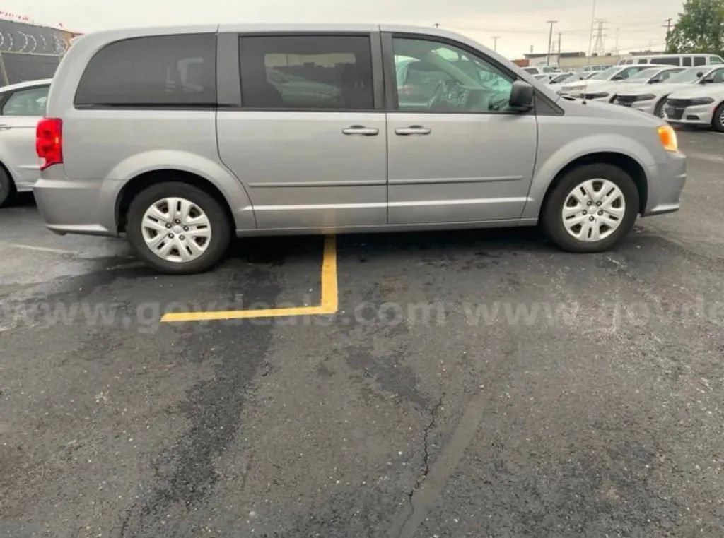 Used 2014 Dodge Grand Caravan SE w/ Quick Order Package 29E SE FWD image 8