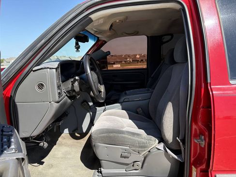 Used 2007 Chevrolet Silverado 2500 LT w/ Heavy-Duty Power Package AWD/4WD image 9