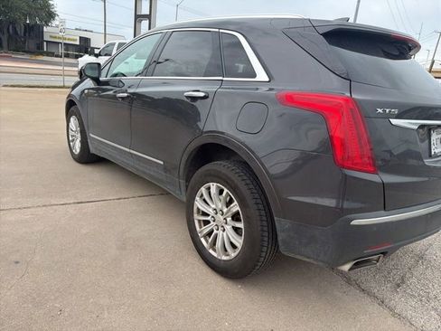 Used 2017 Cadillac XT5 FWD image 3