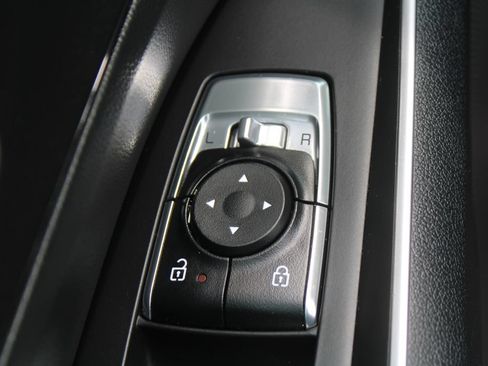 Certified 2025 Kia Sorento S FWD image 20