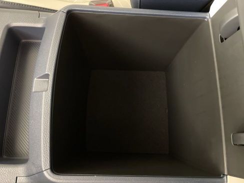 New 2026 Kia Carnival EX image 35