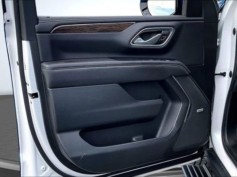 Used 2022 Chevrolet Suburban Premier image 20