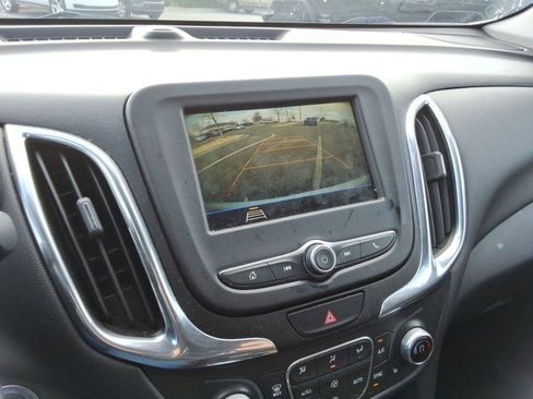 Used 2019 Chevrolet Equinox LT image 16