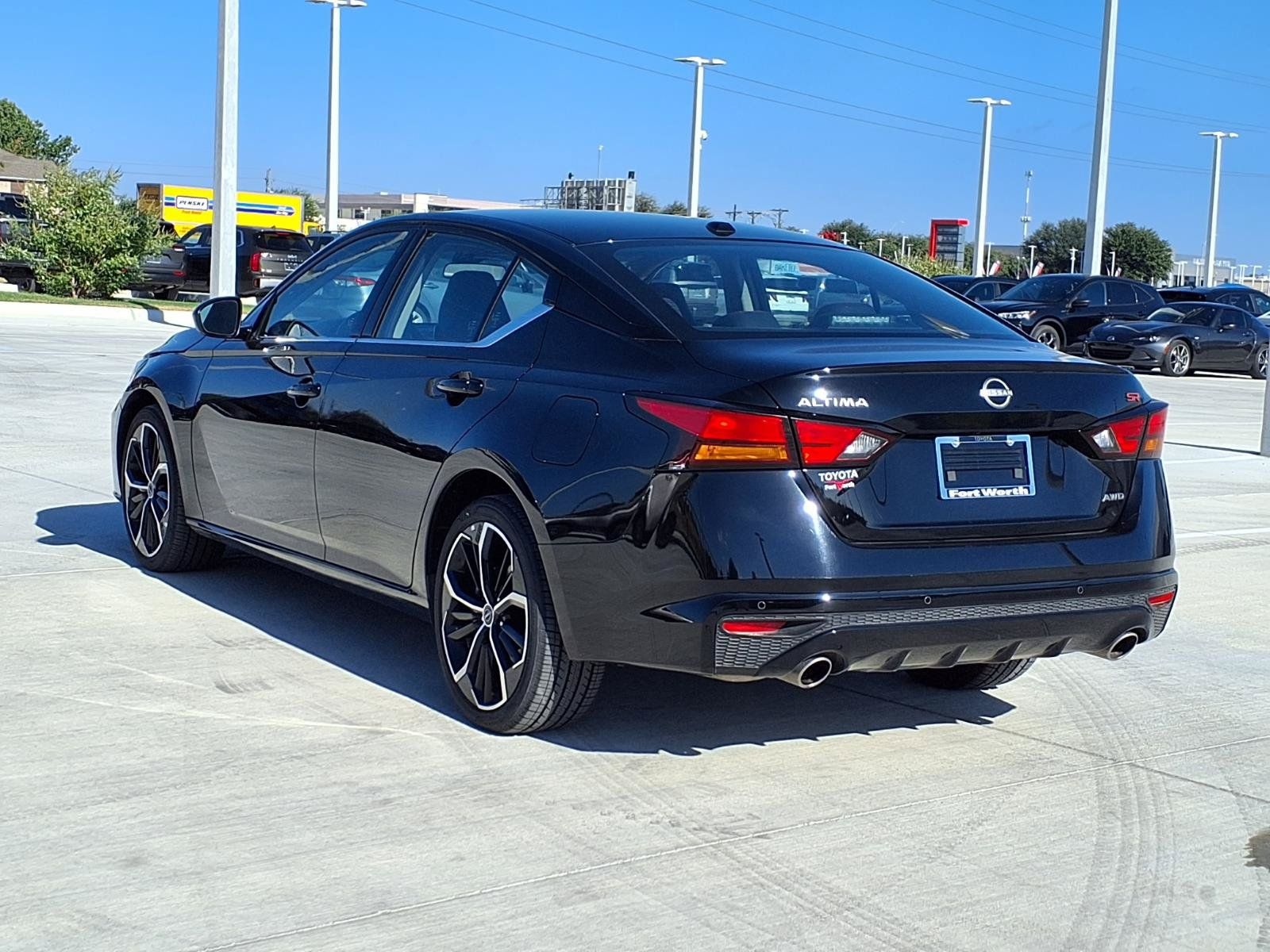 Used 2025 Nissan Altima 2.5 SR AWD/4WD image 7