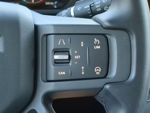 Used 2025 Land Rover Defender 110 X-Dynamic SE image 26