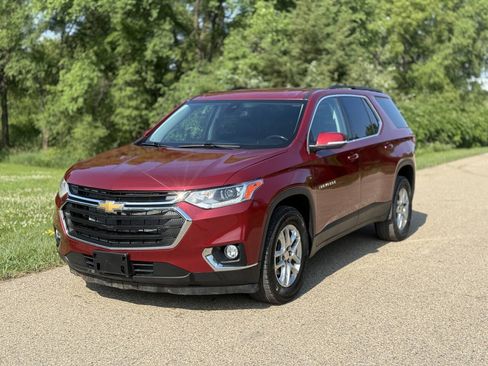 Used 2021 Chevrolet Traverse LT AWD/4WD image 2