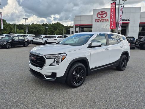 Used 2024 GMC Terrain SLE AWD/4WD image 7