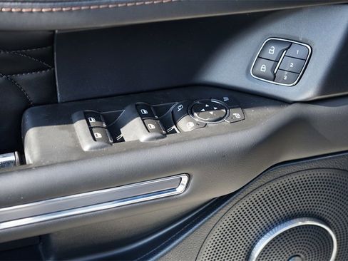 Used 2021 Ford Expedition Platinum image 17