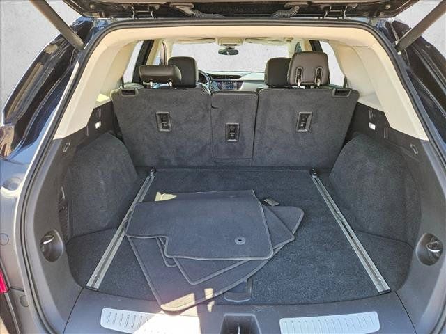 Used 2017 Cadillac XT5 Luxury w/ Driver Awareness Package AWD/4WD image 6