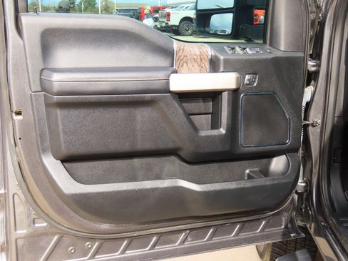 Used 2019 Ford F250 Lariat w/ Lariat Ultimate Package image 25