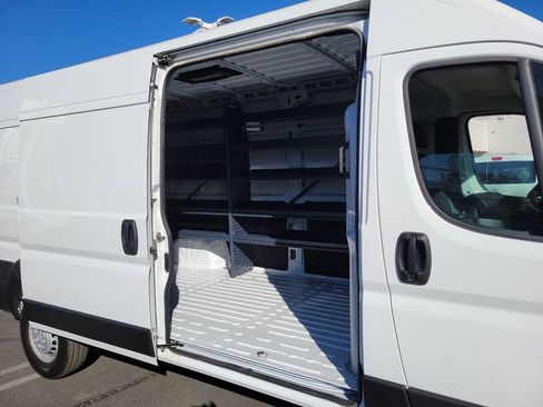 New 2024 RAM ProMaster 3500 w/ Convenience Group FWD image 8