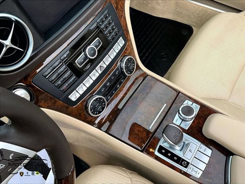 Used 2014 Mercedes-Benz SL 550 image 15