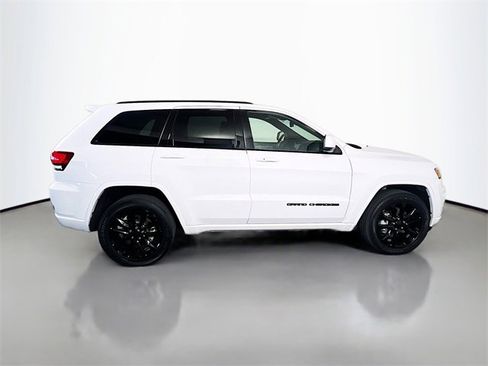 Used 2021 Jeep Grand Cherokee Laredo X image 8