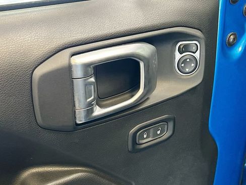 Used 2024 Jeep Wrangler Unlimited AWD/4WD image 17