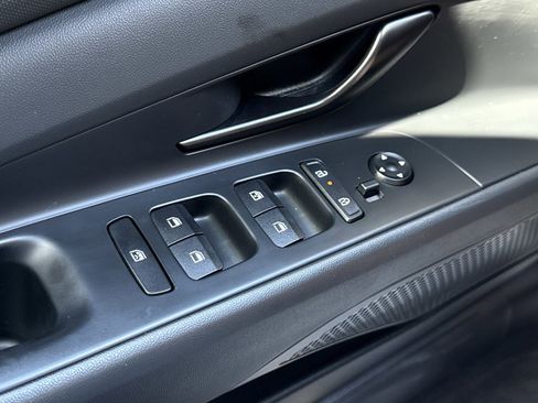 Certified 2025 Hyundai Elantra Sport image 16