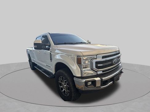 Used 2020 Ford F250 Lariat w/ Lariat Value Package AWD/4WD image 3
