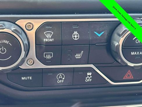 Used 2023 Jeep Gladiator Sport AWD/4WD image 17
