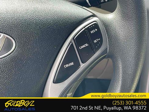 Used 2016 Hyundai Elantra SE FWD image 29