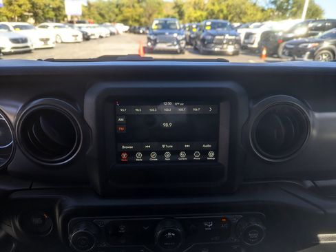 Used 2022 Jeep Wrangler Unlimited Sport image 22