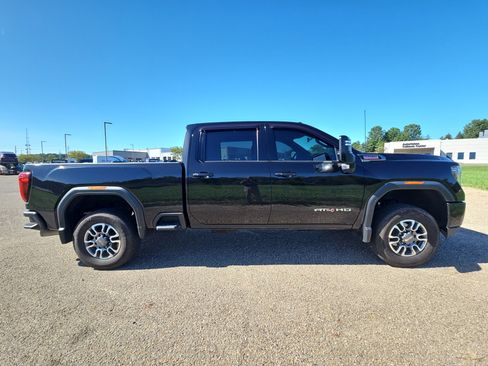 Used 2022 GMC Sierra 3500 AT4 AWD/4WD image 3