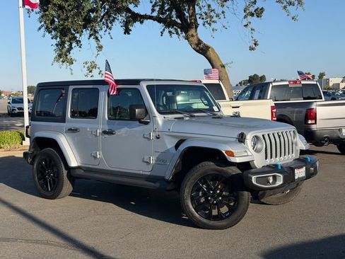 Used 2023 Jeep Wrangler Unlimited Sahara w/ Dual Top Group AWD/4WD image 2