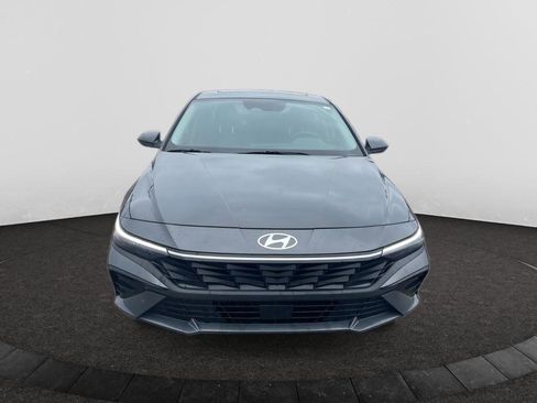 Used 2024 Hyundai Elantra SEL w/ Convenience Package image 2