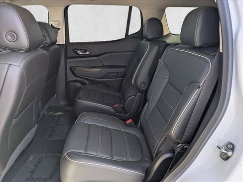 Used 2023 GMC Acadia Denali w/ Denali Technology Package FWD image 18