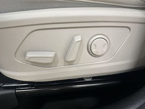 Certified 2023 Kia Sorento SX image 15