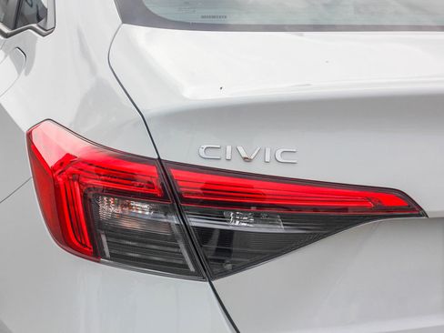 Used 2024 Honda Civic Sport image 9