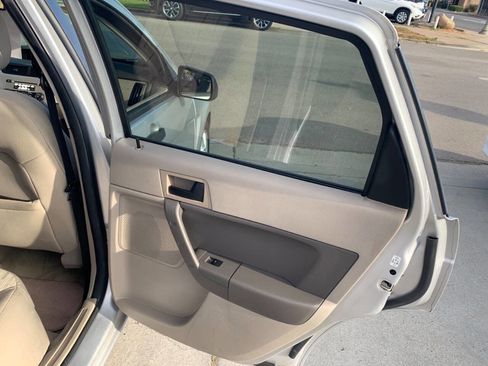 Used 2009 Ford Focus SE image 13