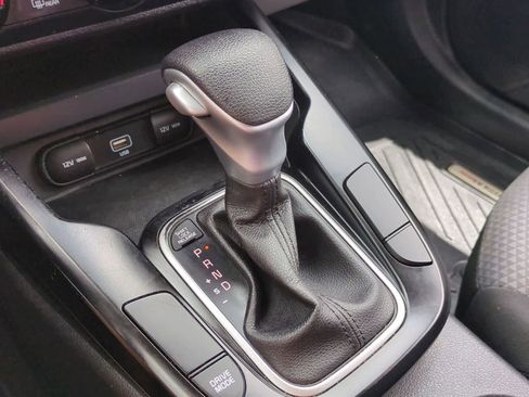 Used 2022 Kia Soul LX FWD image 15