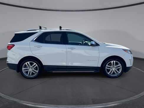 Used 2018 Chevrolet Equinox Premier w/ Infotainment II Package AWD/4WD image 8