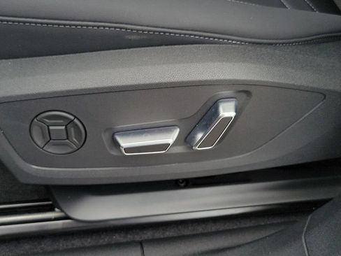 New 2026 Audi Q3 quattro 2.0T AWD/4WD image 18