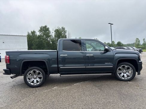 Used 2017 GMC Sierra 1500 Denali w/ Denali Ultimate Package AWD/4WD image 7