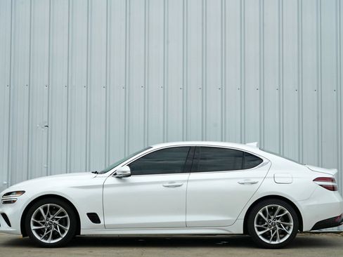 Used 2022 Genesis G70 2.0T image 8