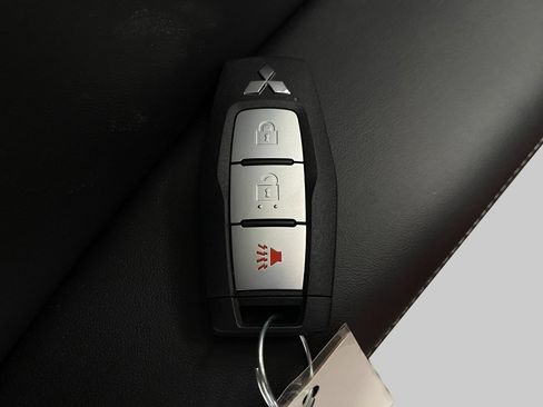 New 2026 Mitsubishi Outlander LE AWD/4WD image 31